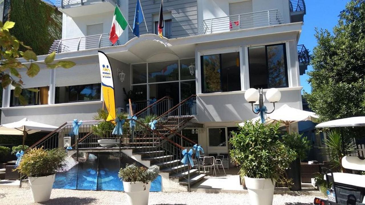 Hotel New Castle Cesenatico Eksteriør billede